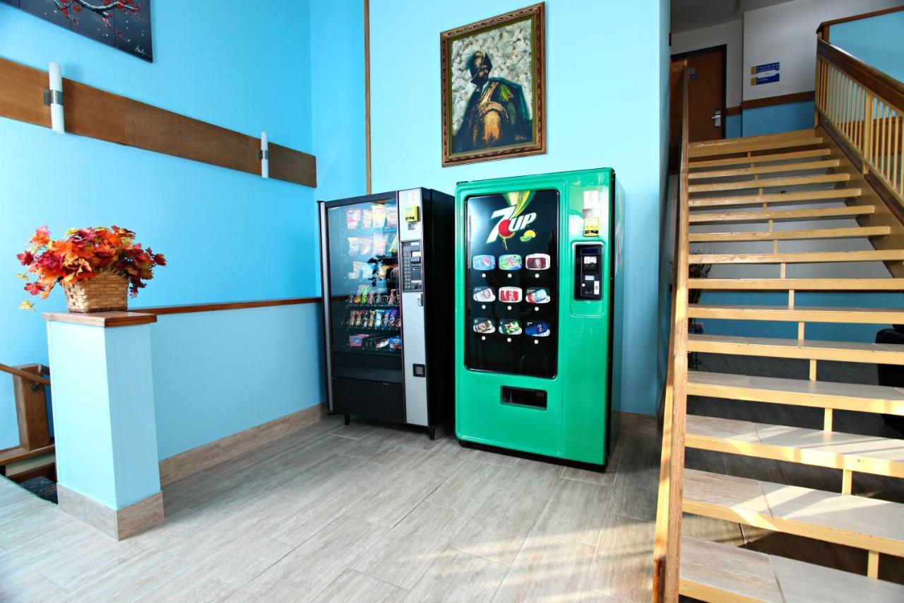 Coratel Inn & Suites By Jasper Newton Ngoại thất bức ảnh